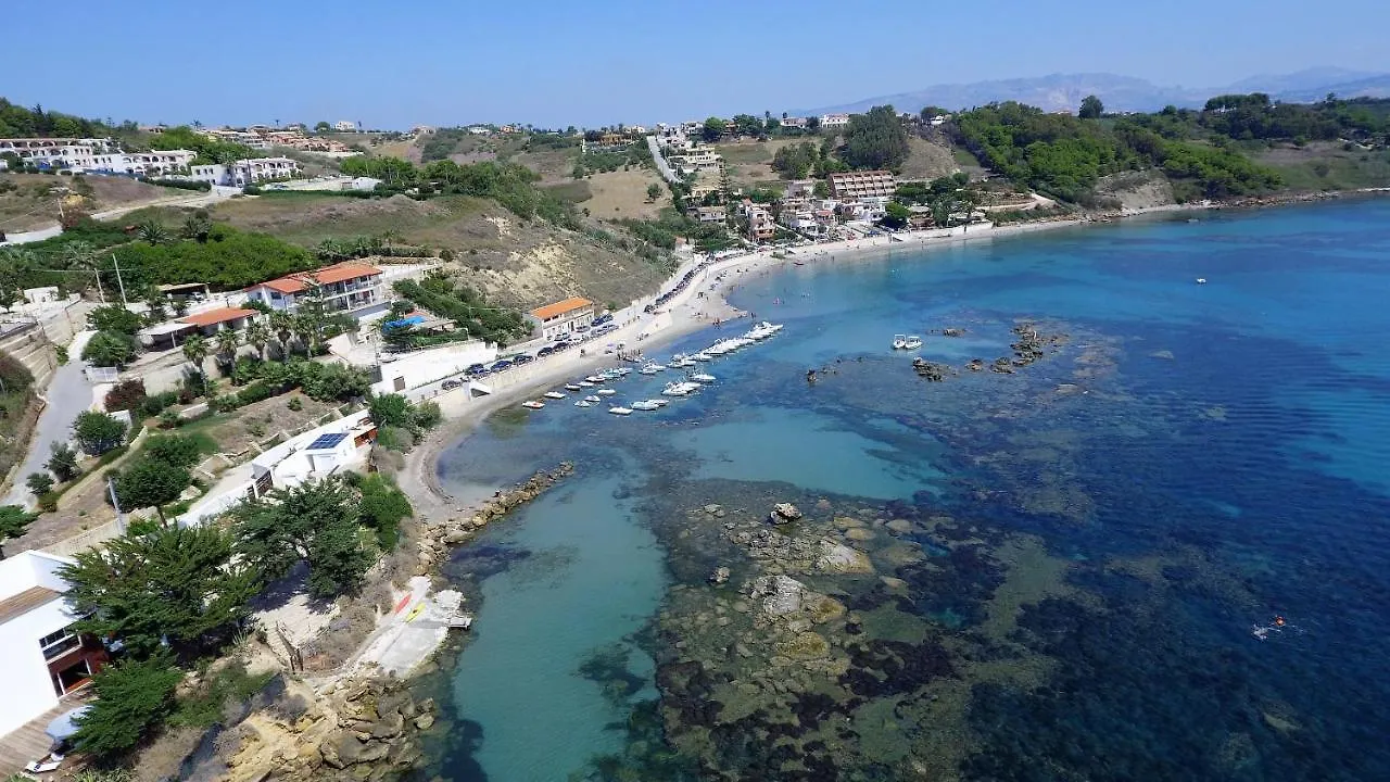 Sea Front Apartment 4 Beds With Balcony 250 Meters From The Beach Case San Marco