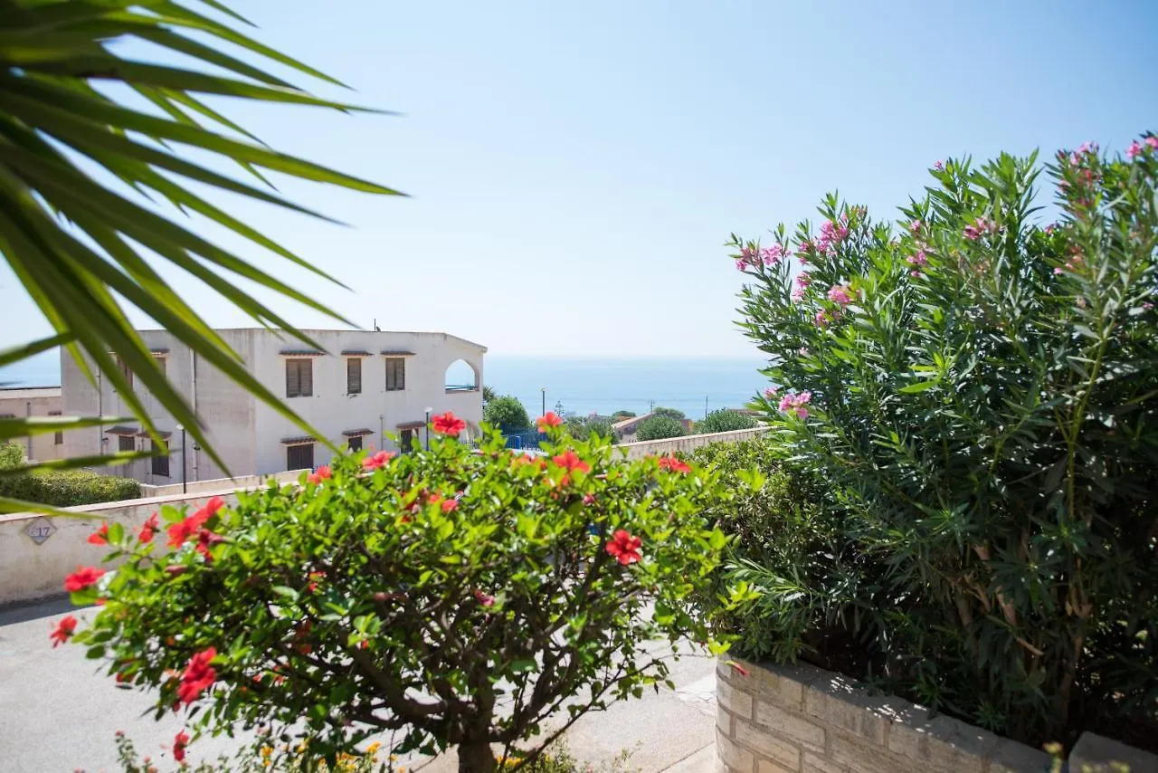 Sea Front Apartment 4 Beds With Balcony 250 Meters From The Beach Case San Marco