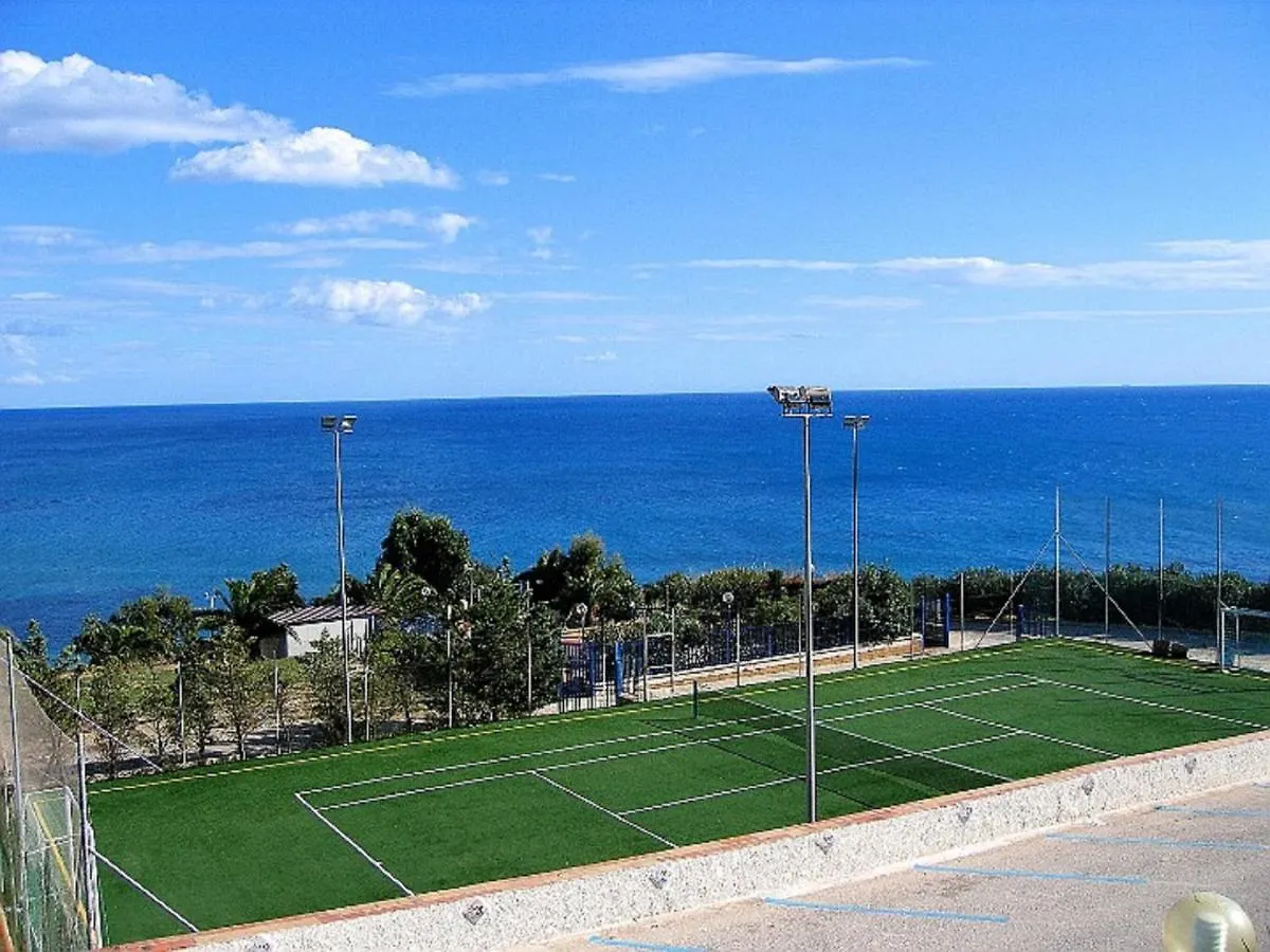 Sea Front Apartment 4 Beds With Balcony 250 Meters From The Beach Case San Marco