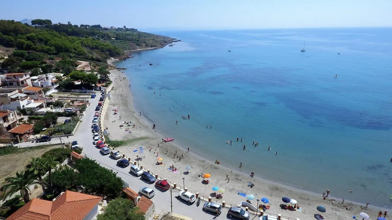 Sea Front Apartment 4 Beds With Balcony 250 Meters From The Beach Case San Marco