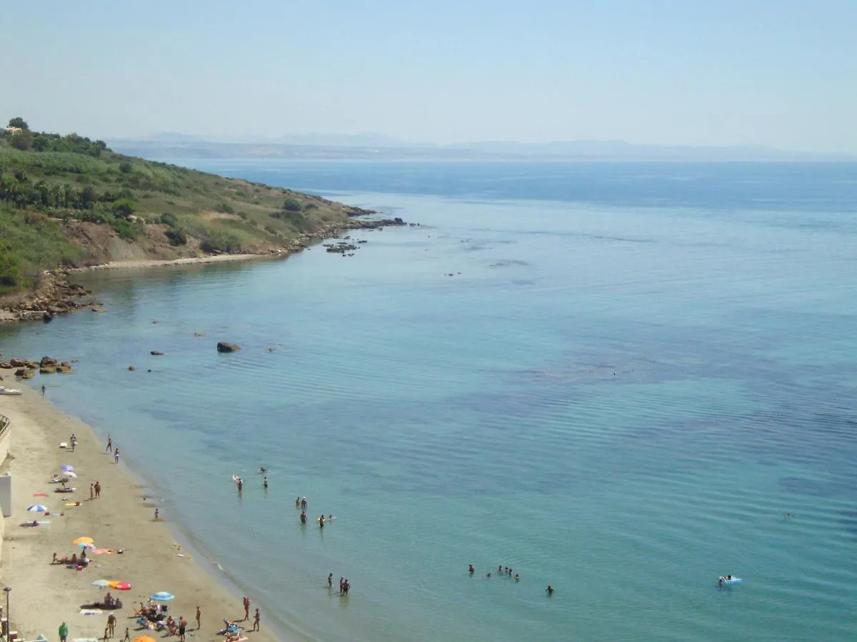 Sea Front Apartment 4 Beds With Balcony 250 Meters From The Beach Case San Marco